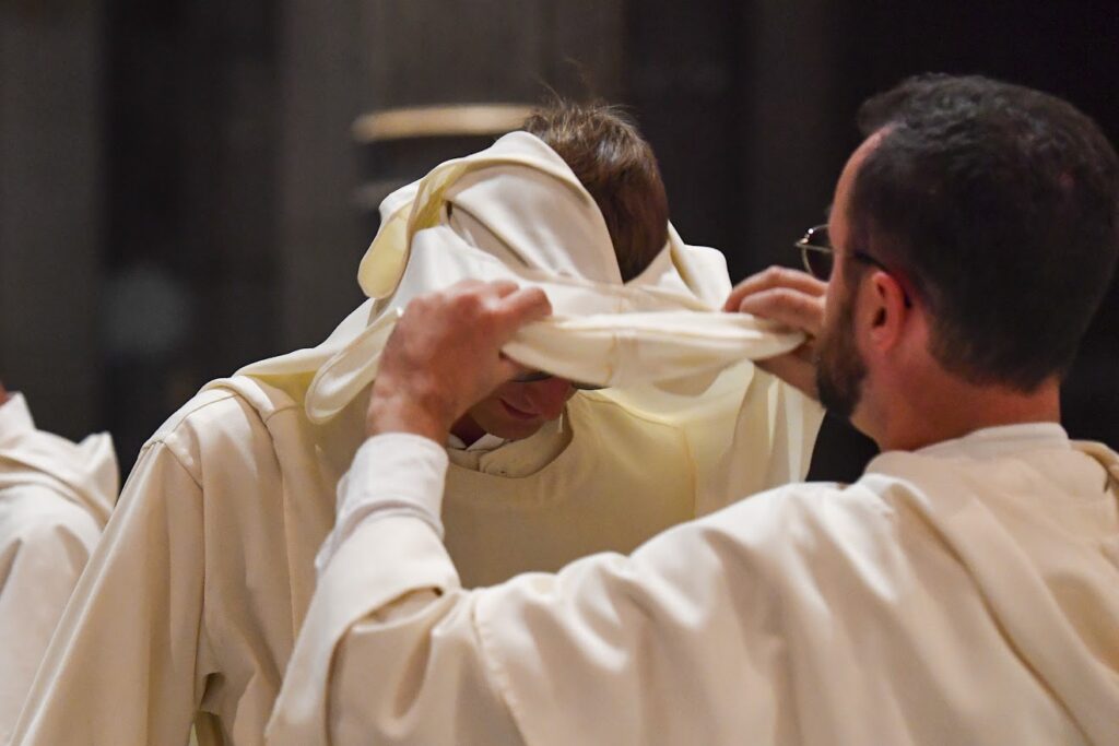 Le samedi 14 septembre 2024, huit novices commenceront leur vie dominicaine au couvent de saint Lazare de Marseille. Ils ont besoin de vos prières. Inscrivez-vous pour les parrainer dans la prière !